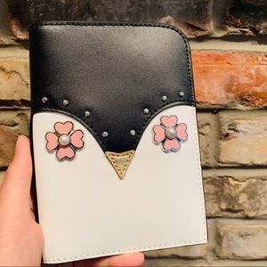 FIRM PRICE Kate spade penguin passport holder blk